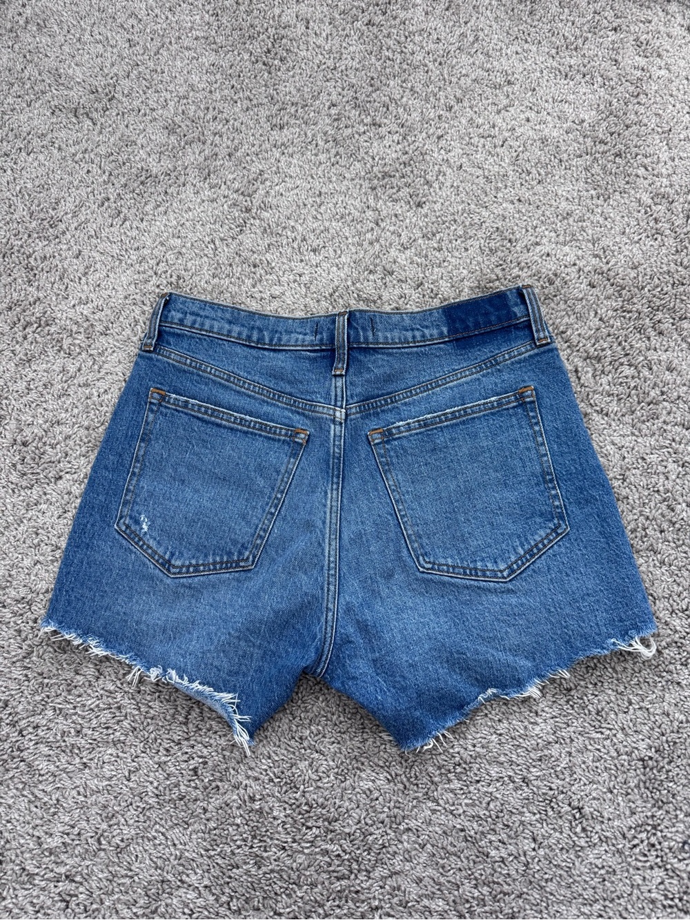 Abercrombie & Fitch Women's High Rise 4 Inch Mom Shorts - Picture 4 of 4